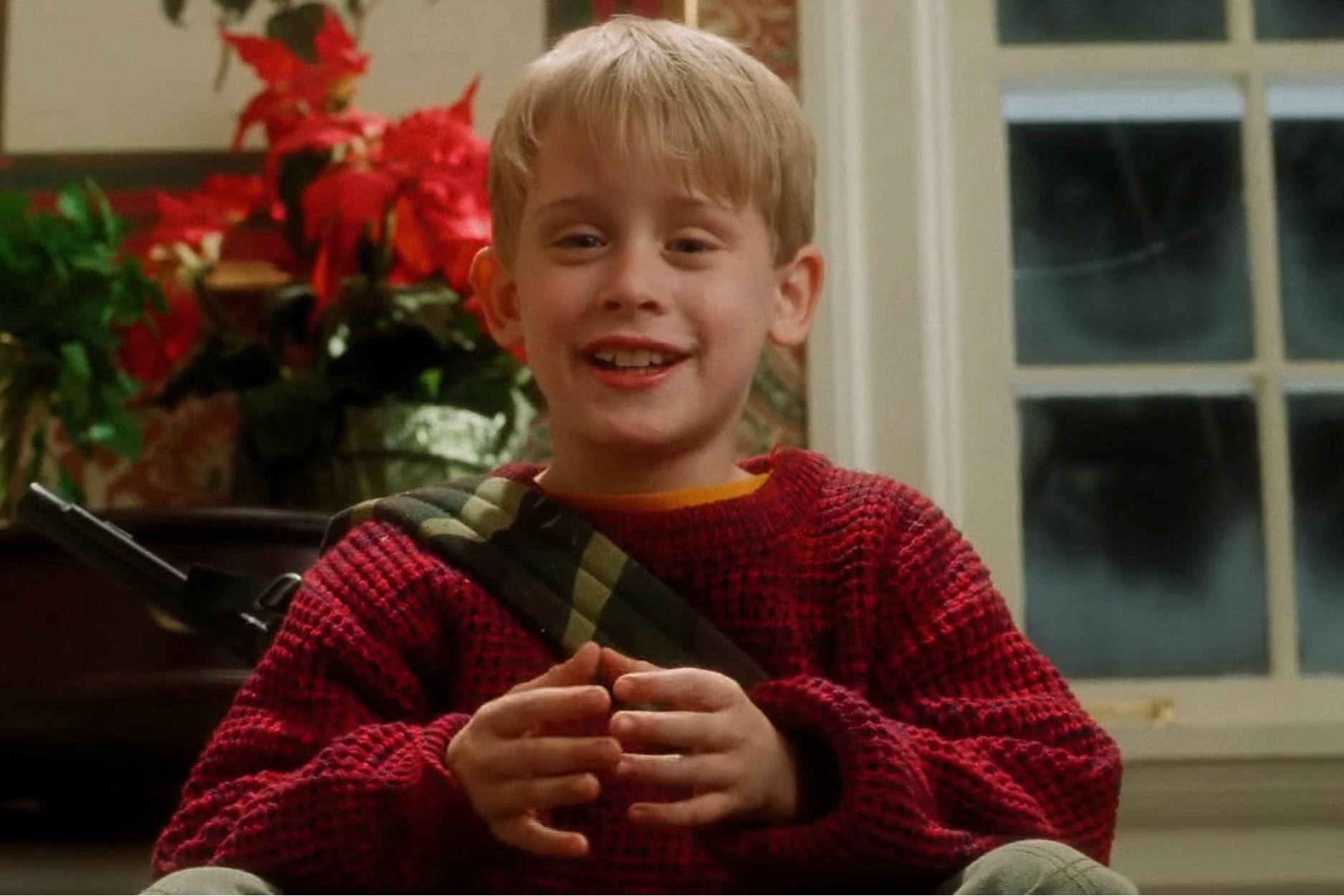 fond d'écran seul à la maison,enfant,bambin,sourire,séance,noël