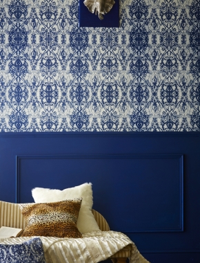 papel pintado artesanal,azul,habitación,pared,fondo de pantalla,diseño de interiores