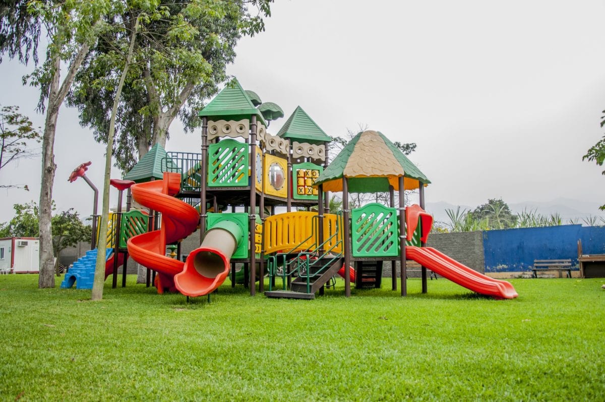 tapete taman,spielplatz,spielplatz rutsche,gras,freizeit,abspielen