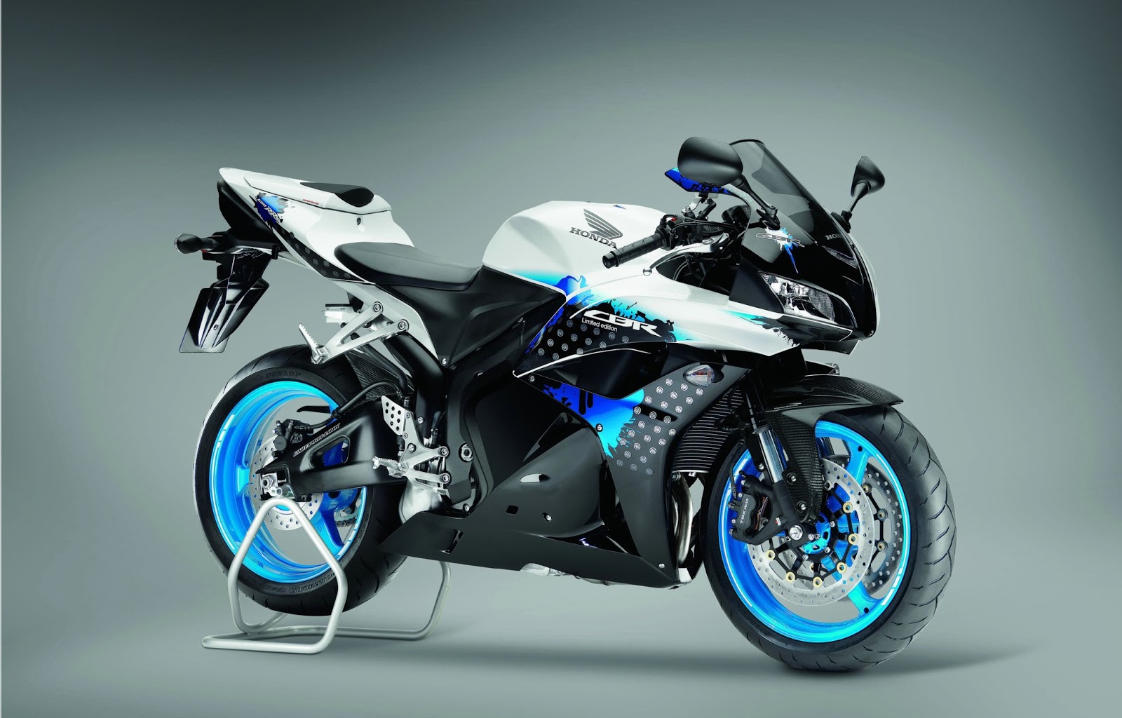 cbr wallpaper,land vehicle,vehicle,motorcycle,blue,car