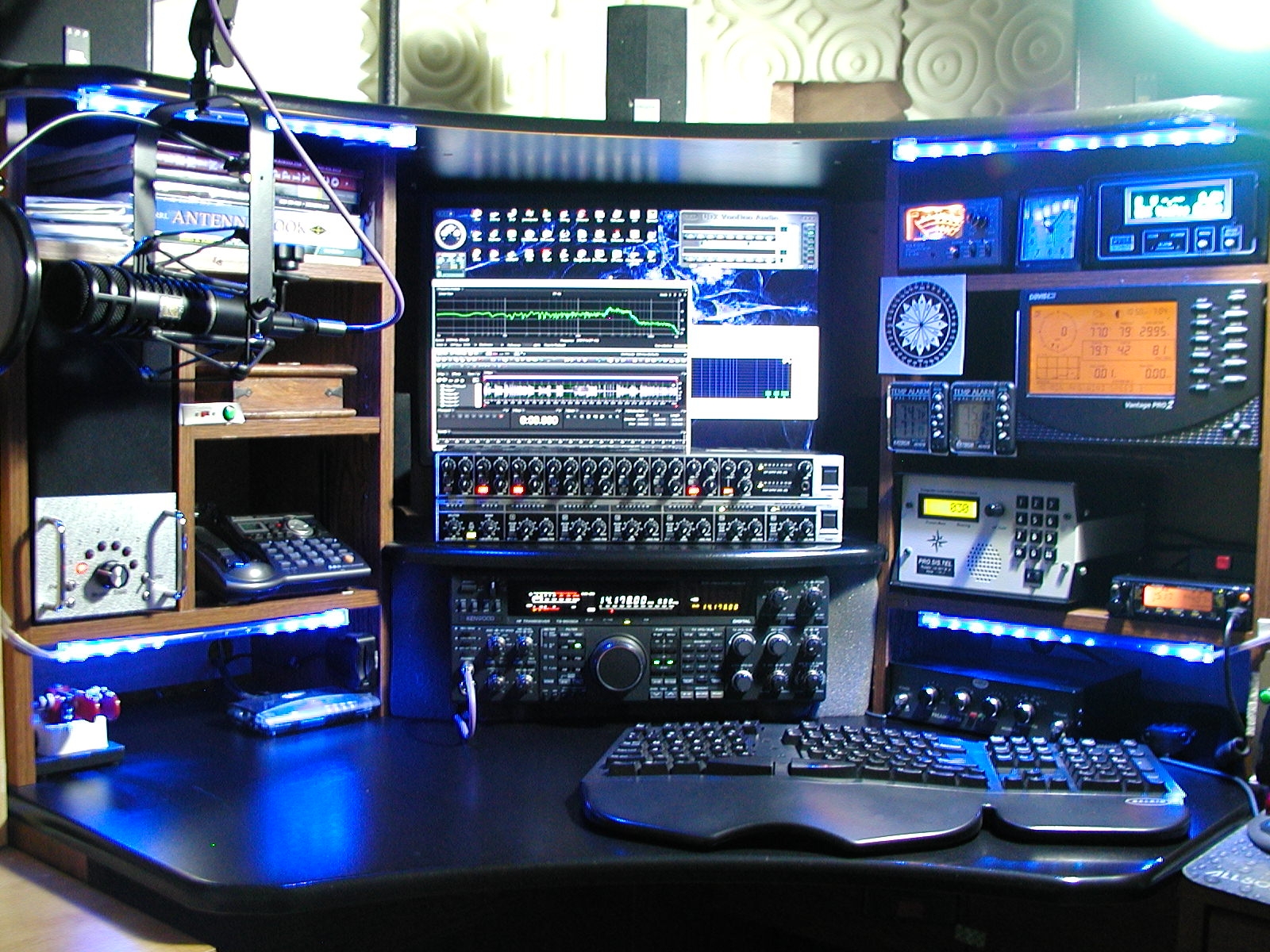 Studio Radio Station Background- WallpaperUse