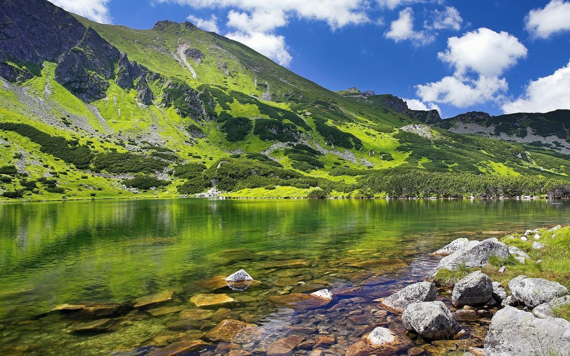 fondo de pantalla pegunungan,paisaje natural,montaña,naturaleza,cuerpo de agua,tarn