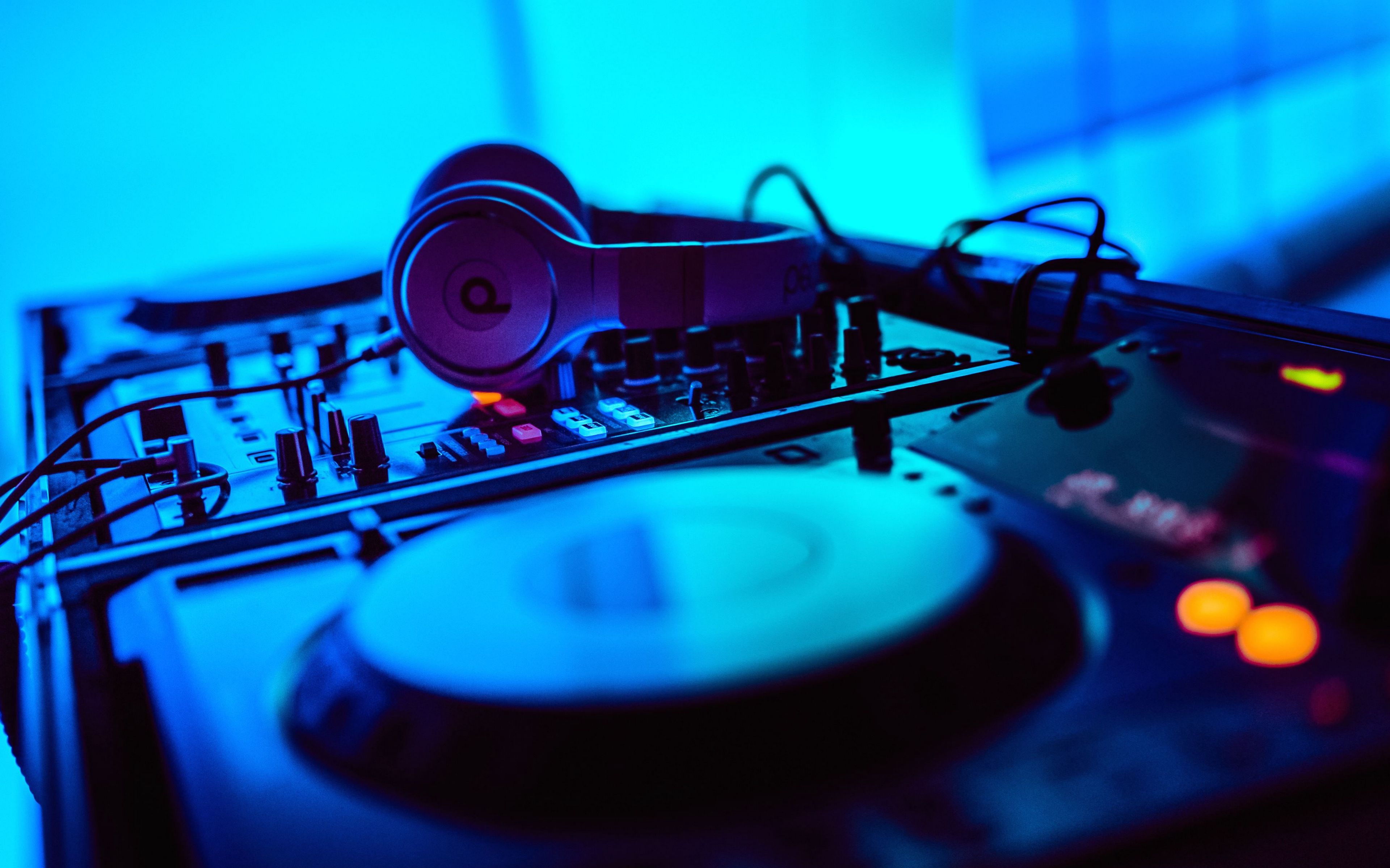 4k music wallpaper,blue,electronics,entertainment,disc jockey,cdj