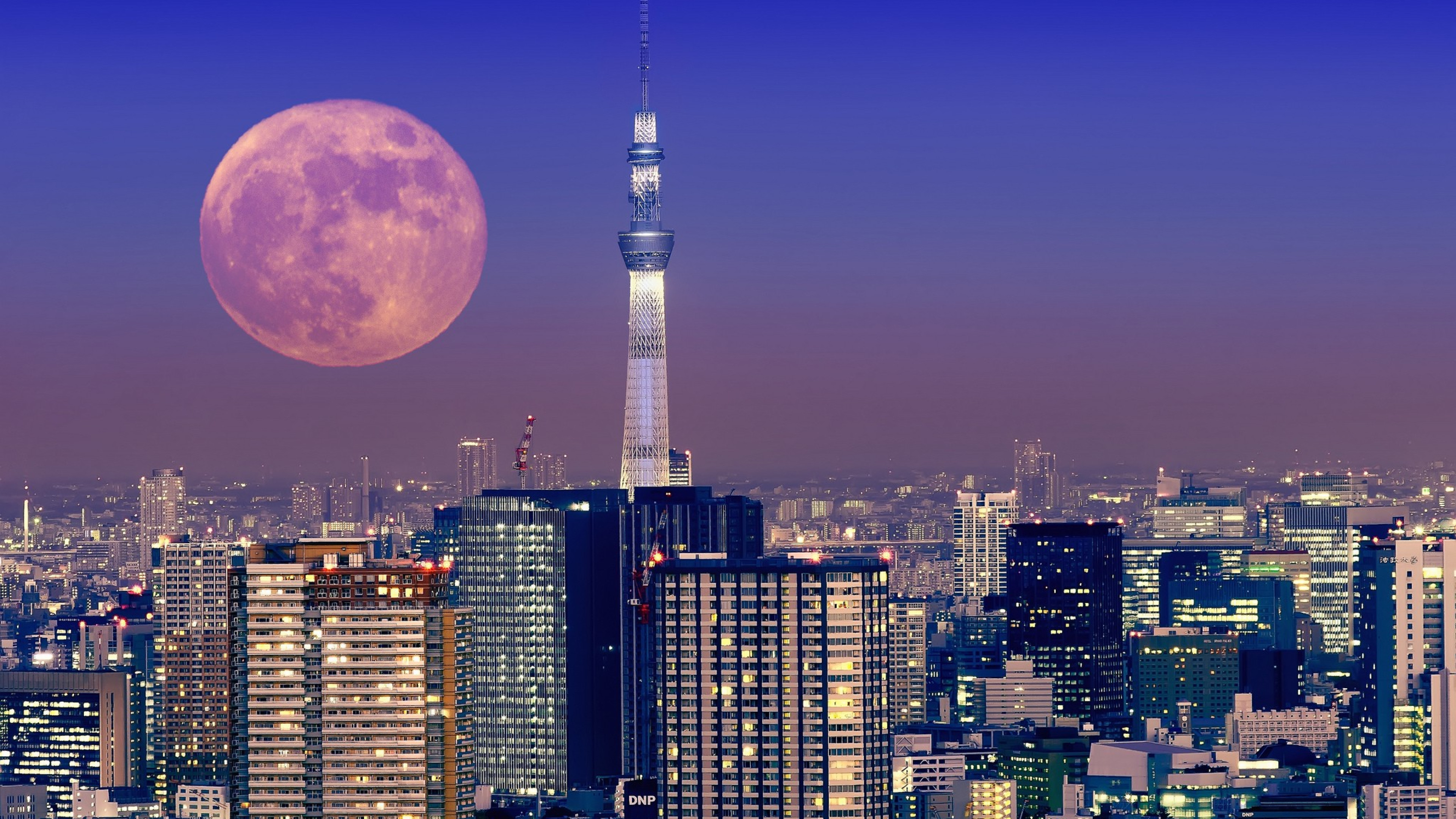 fond d'écran tokyo 4k,zone métropolitaine,paysage urbain,ville,lune,gratte ciel