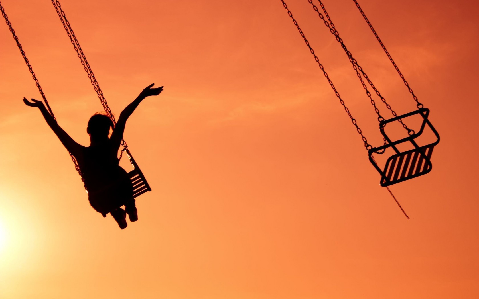 bonne humeur fonds d'écran hd,balançoire,ciel,amusement,sport extrême,performance