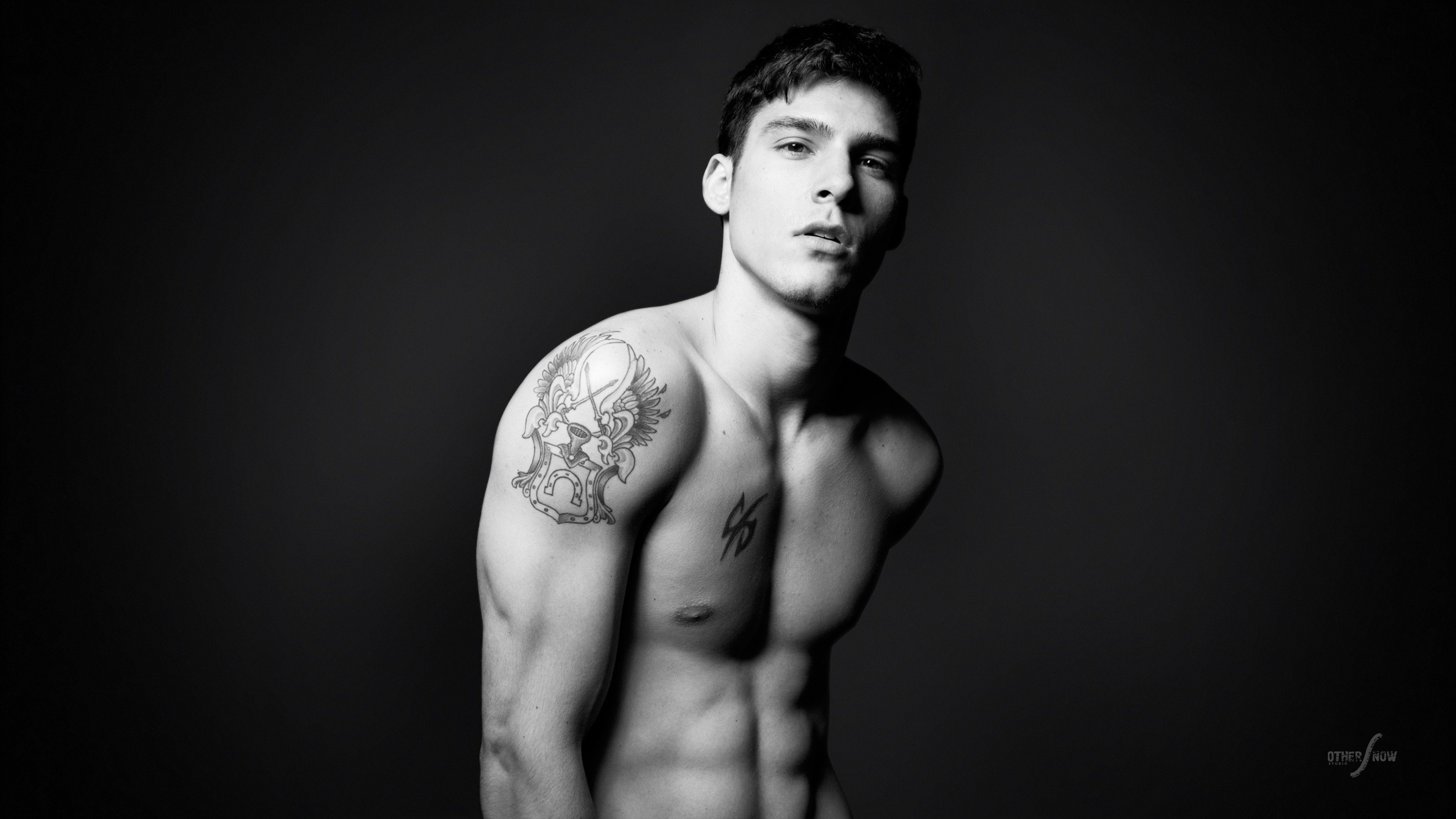 men model wallpaper,barechested,muscle,chest,abdomen,model