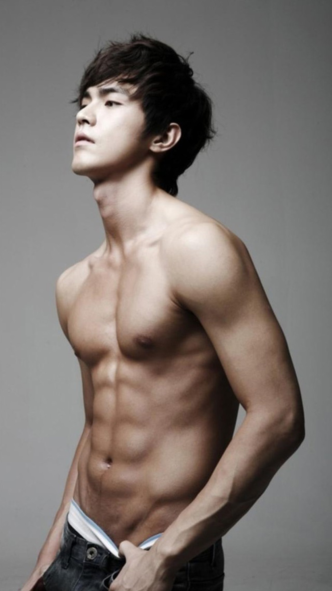 fondo de pantalla de chico coreano,descalzo,abdomen,carrocero,cofre