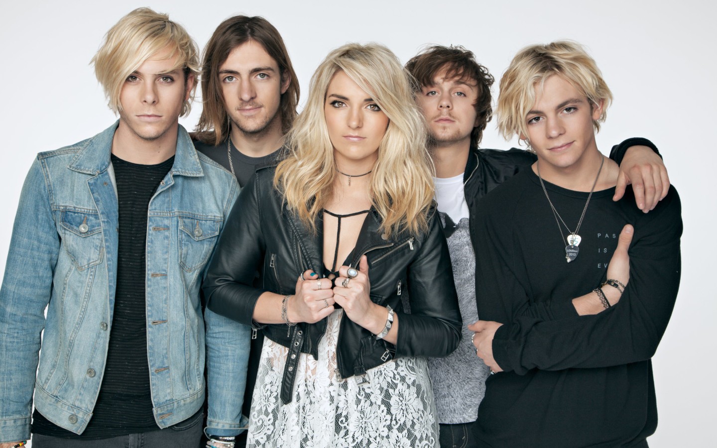 r5 wallpaper,social group,fashion,skin,event,blond