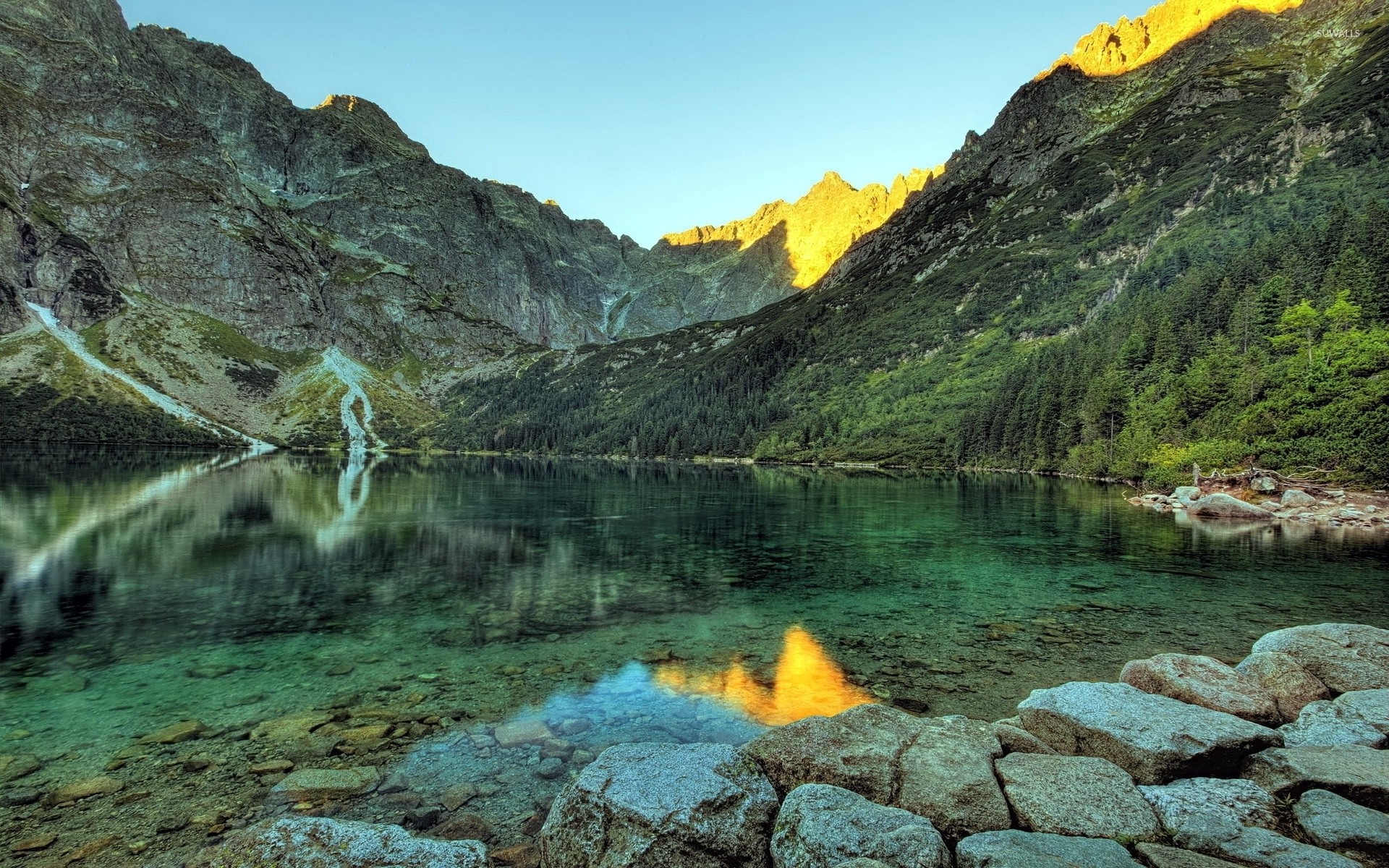 fondo de pantalla de windows 10 mountain,paisaje natural,naturaleza,cuerpo de agua,montaña,tarn