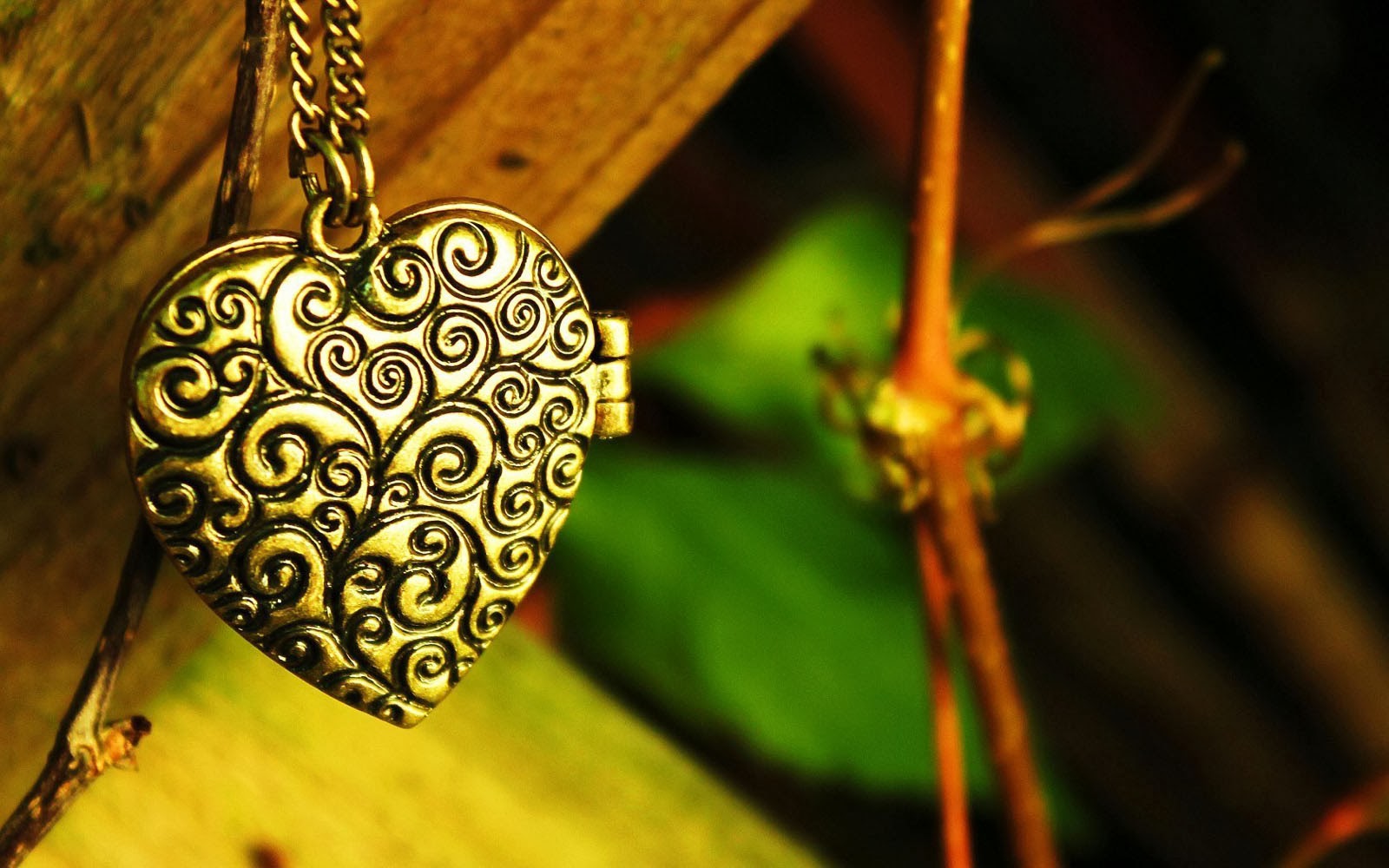 chain wallpaper,pendant,locket,fashion accessory,jewellery,heart