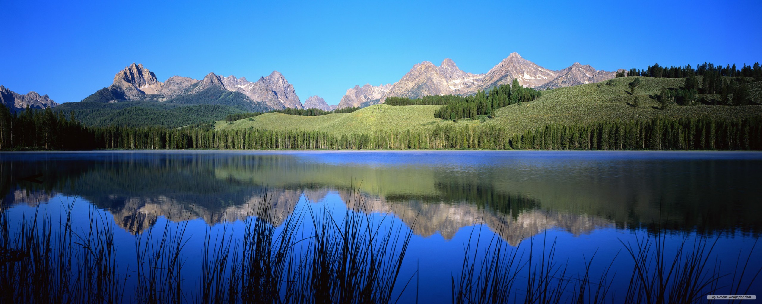 fondo de pantalla de monitor dual gratis,paisaje natural,montaña,naturaleza,reflexión,cordillera