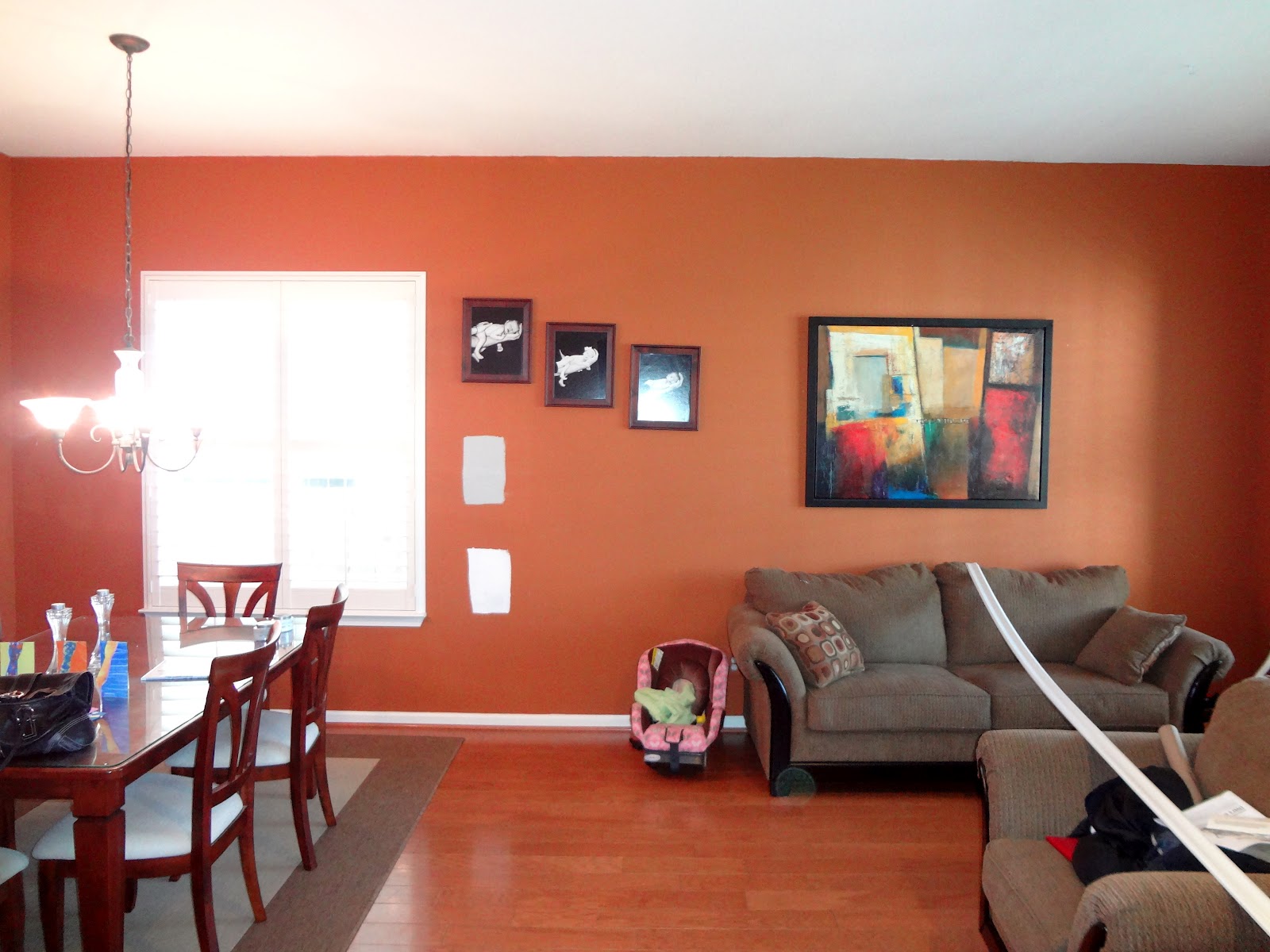 ideas de combinación de papel tapiz y pintura,habitación,sala,diseño de interiores,mueble,propiedad