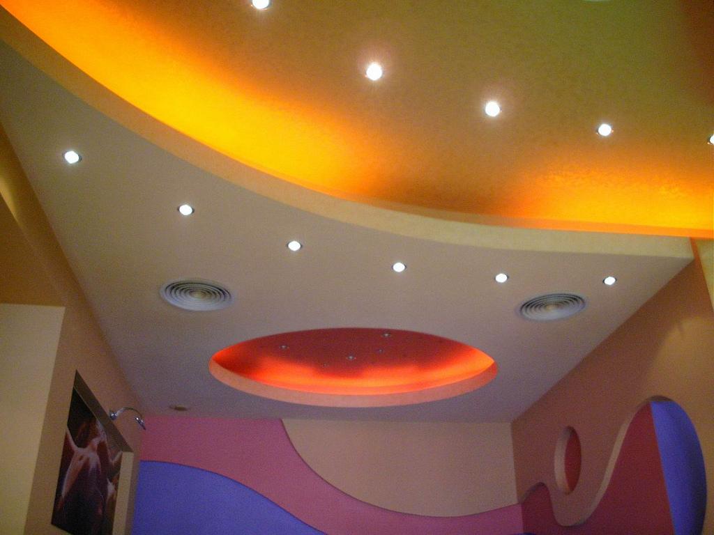 idées de combinaison de papier peint et de peinture,plafond,orange,lumière,éclairage,plâtre