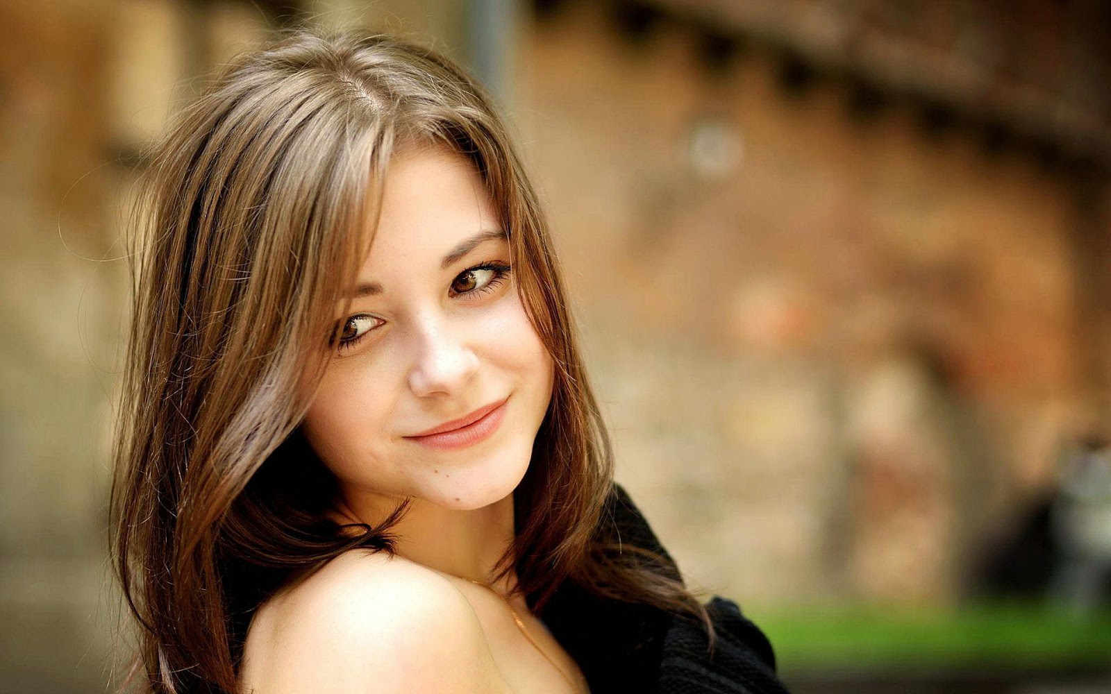 smile girl hd wallpaper,hair,face,hairstyle,beauty,brown hair