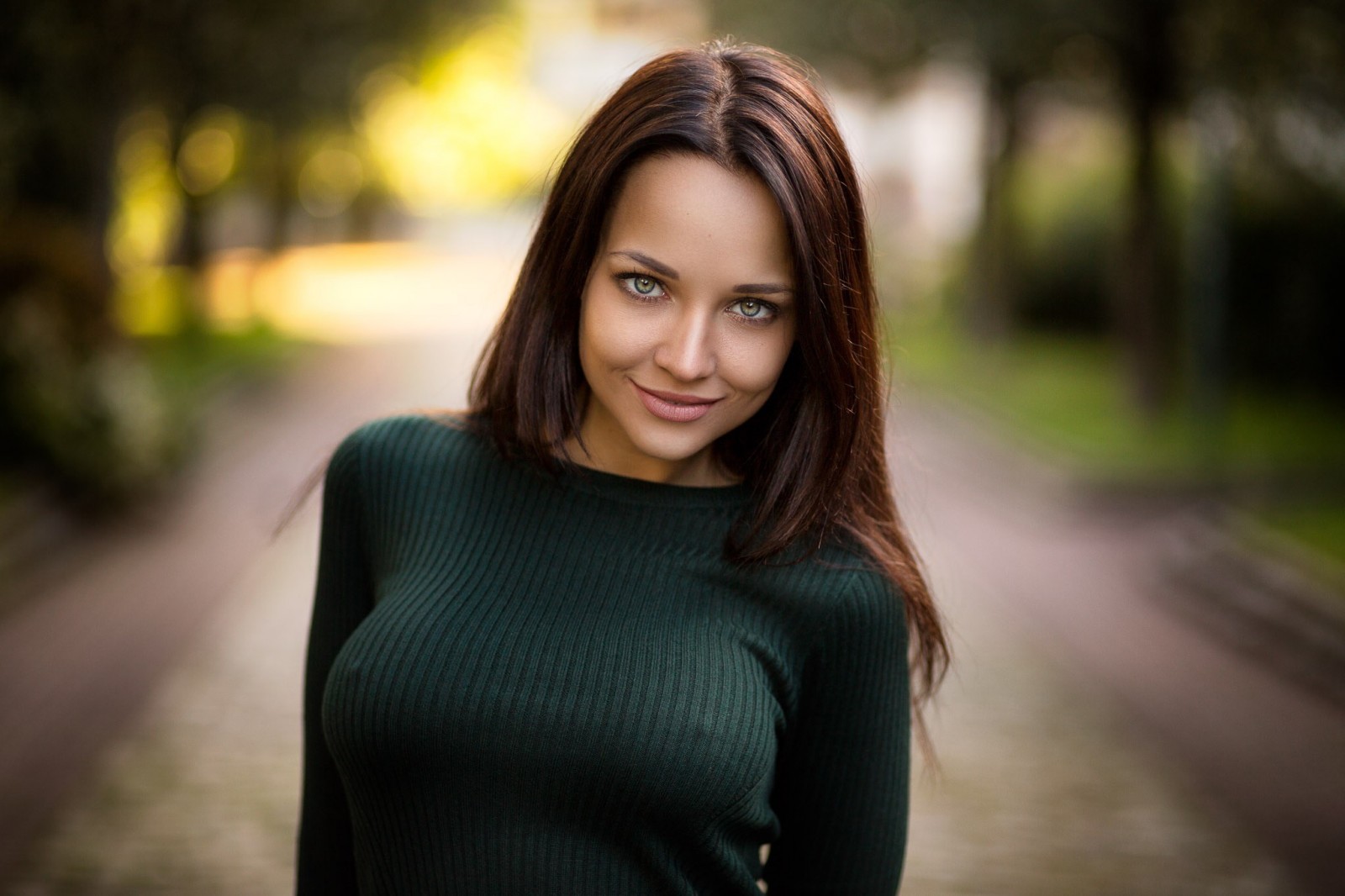 sourire fille fond d'écran hd,cheveux,visage,beauté,coiffure,lèvre