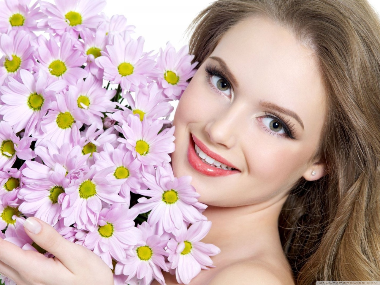 smile girl fondo de pantalla hd,pétalo,belleza,flor,planta,pestaña