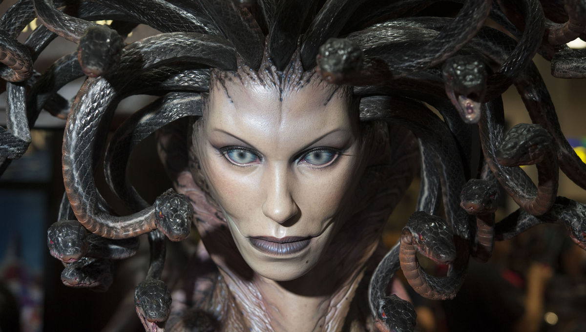 medusa wallpaper,face,cg artwork,beauty,mythology,fictional character