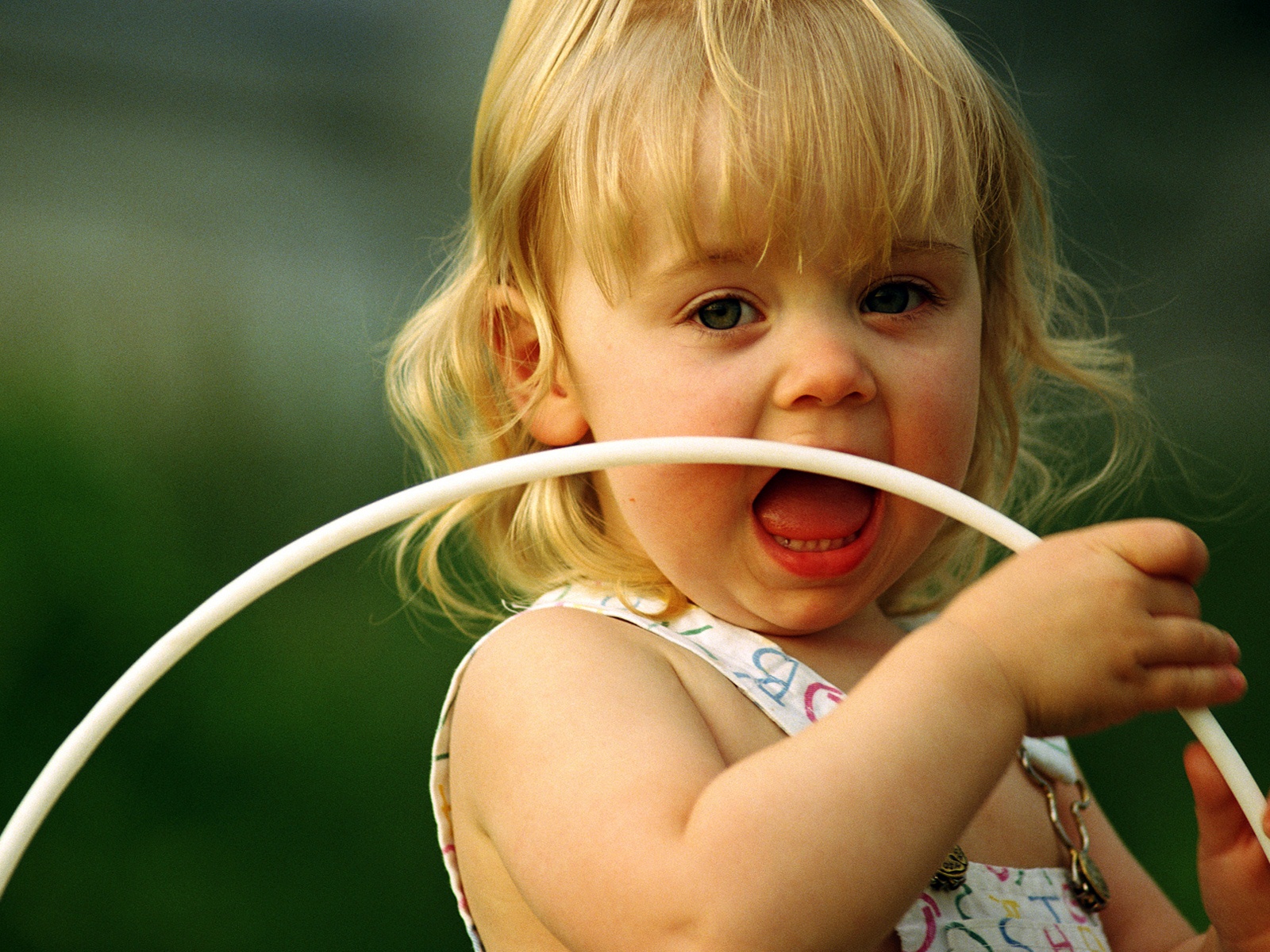 lo sfondo più scaricato,bambino,bambino piccolo,sorridi,biondo,bocca