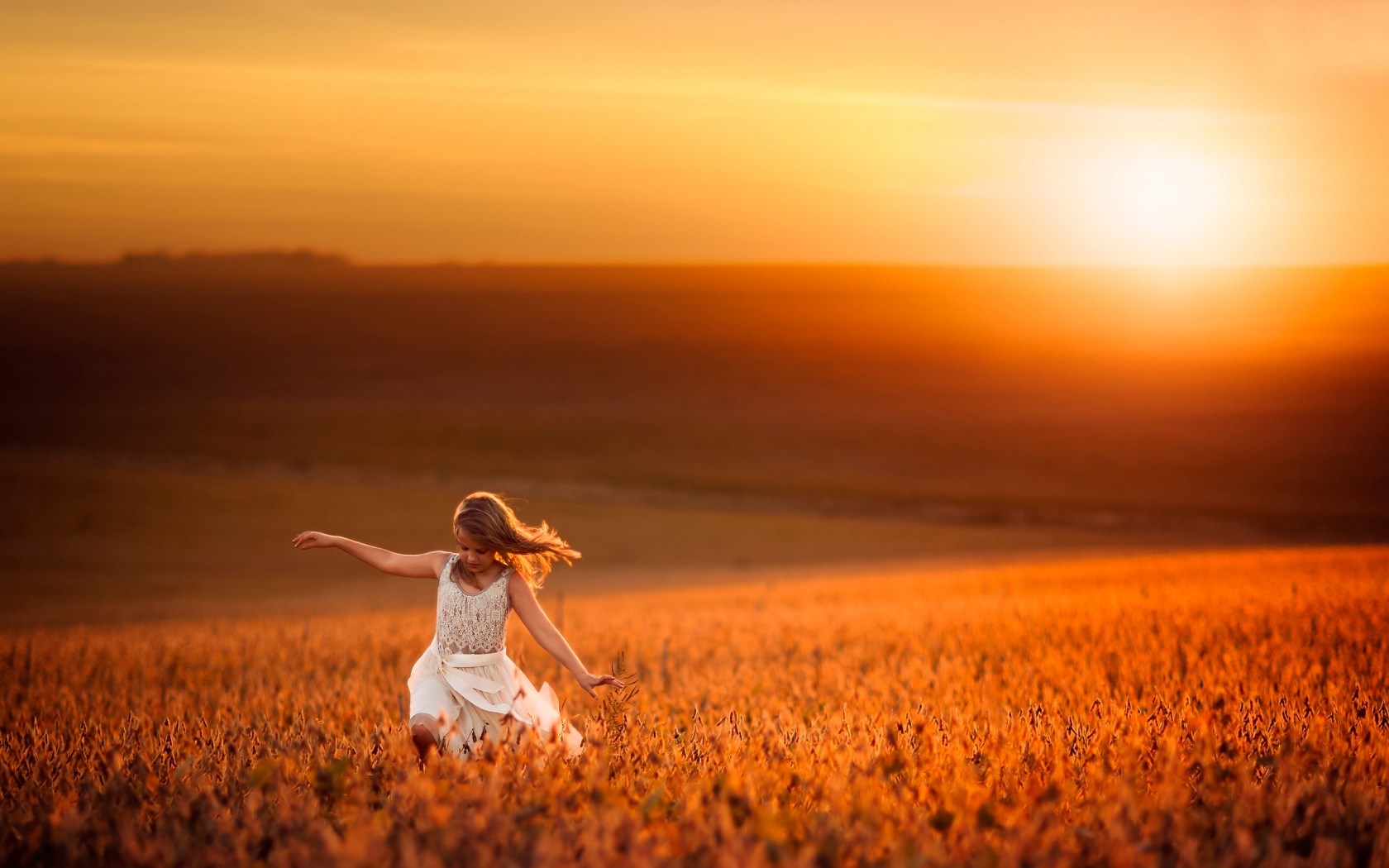 fond d'écran fille de la campagne,ciel,la nature,champ,orange,paysage naturel