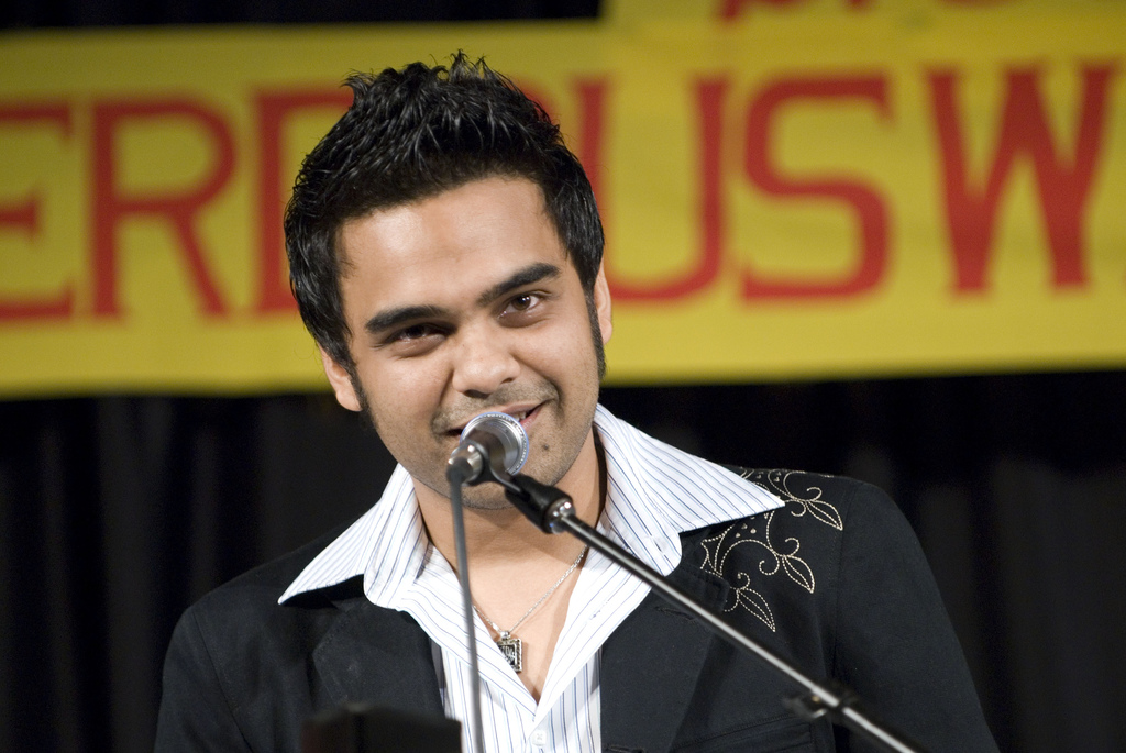 wallpaper habib,singer,singing,spokesperson,microphone,forehead