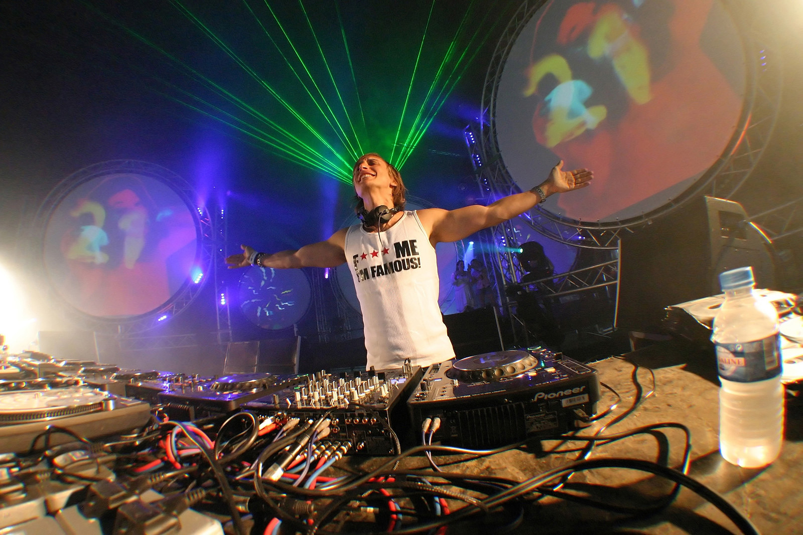 david guetta wallpaper,entertainment,electronics,deejay,nightclub,music venue