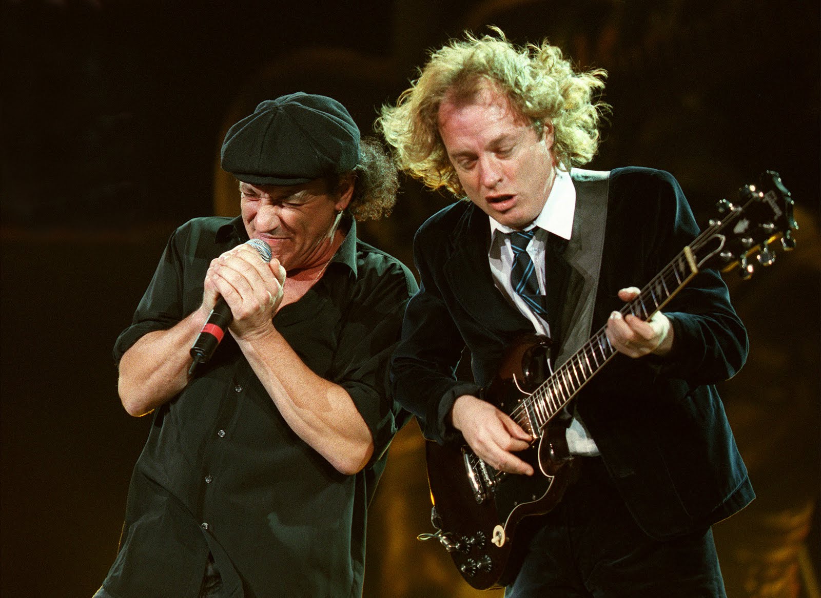 angus young wallpaper,music,musician,string instrument,musical instrument,performance