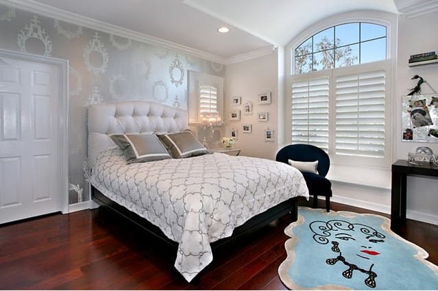 silver bedroom wallpaper,bedroom,bed,furniture,room,bed sheet