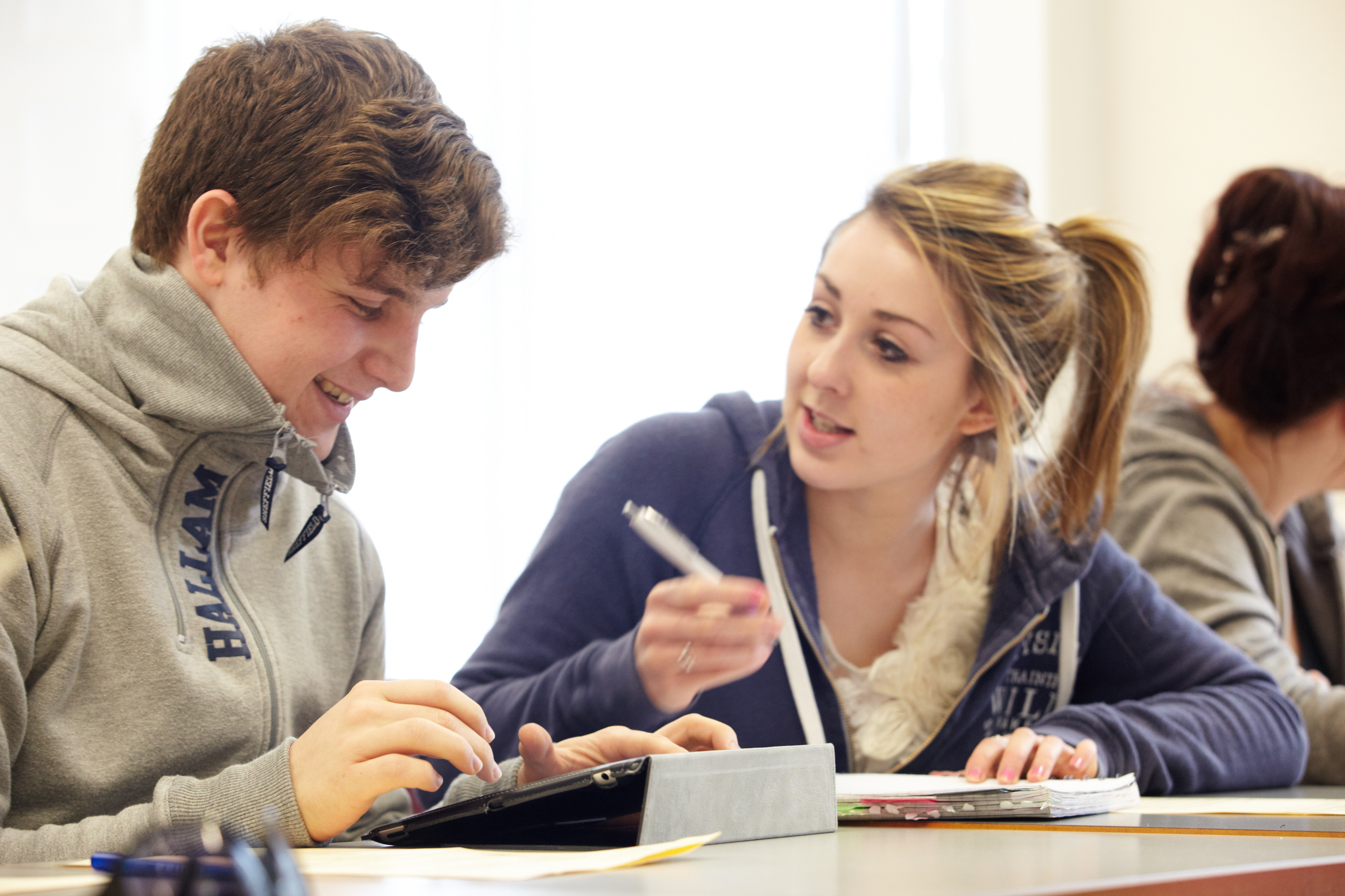 fond d'écran étudiant,apprentissage,étudiant,conversation,emploi,réunion