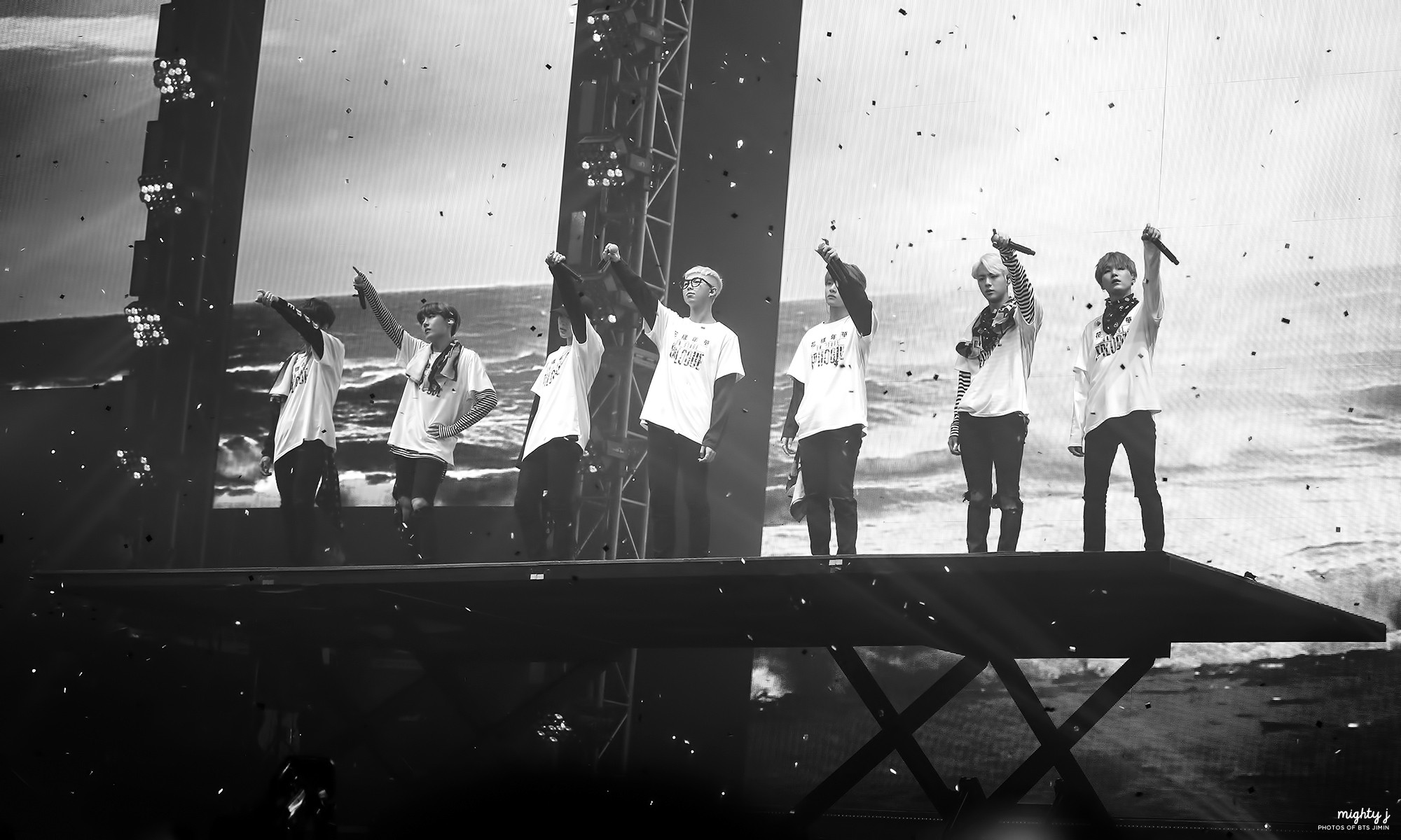 bts desktop wallpaper,white,black,photograph,black and white,monochrome photography