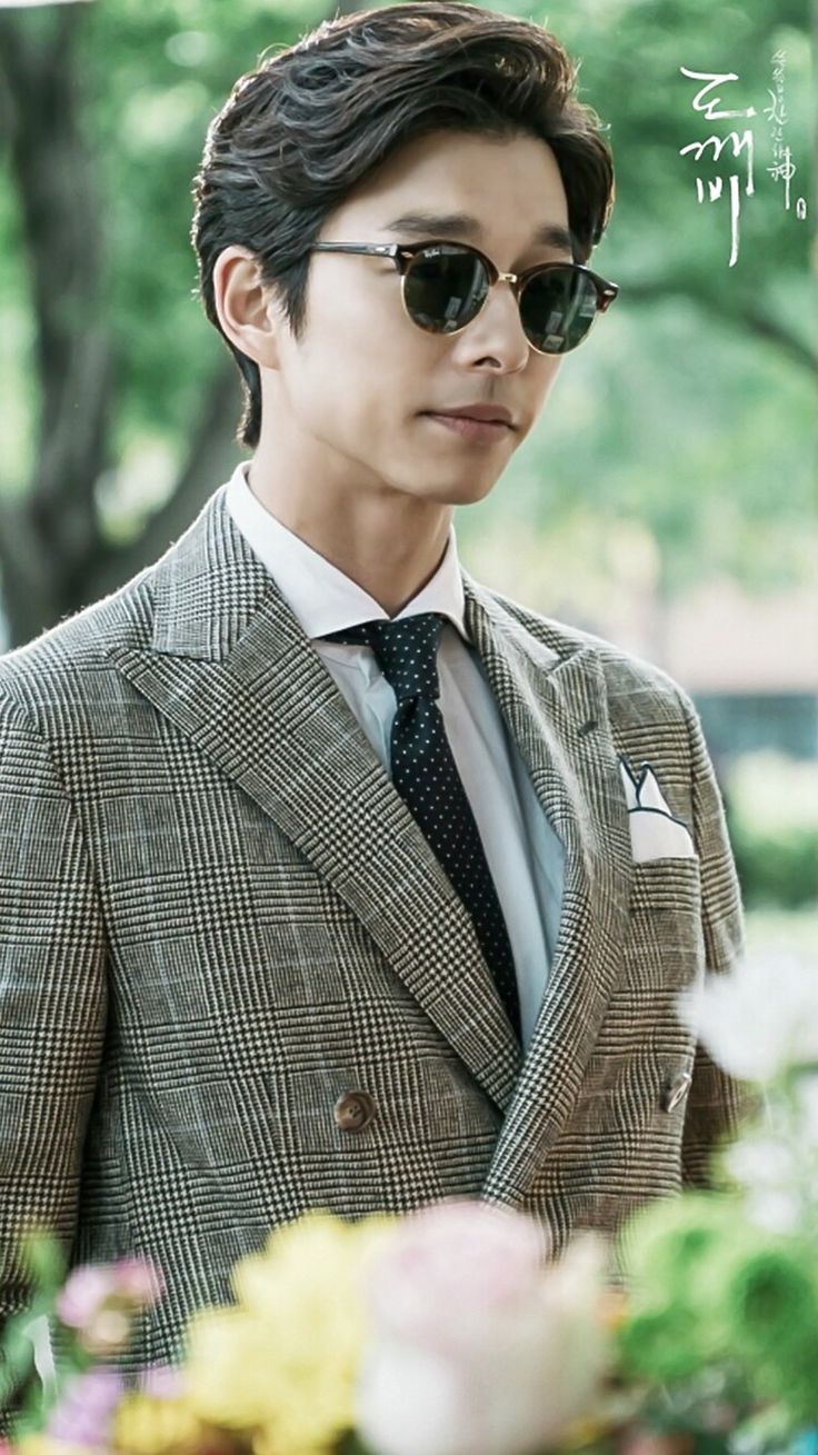 gong yoo wallpaper,eyewear,suit,glasses,cool,formal wear