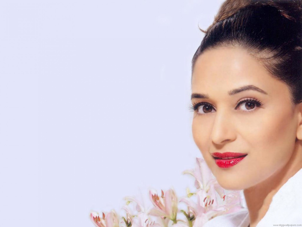 madhuri dixit fond d'écran hd,visage,cheveux,lèvre,sourcil,blanc