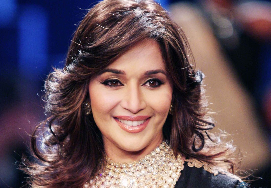 madhuri dixit fond d'écran hd,cheveux,visage,sourcil,coiffure,lèvre