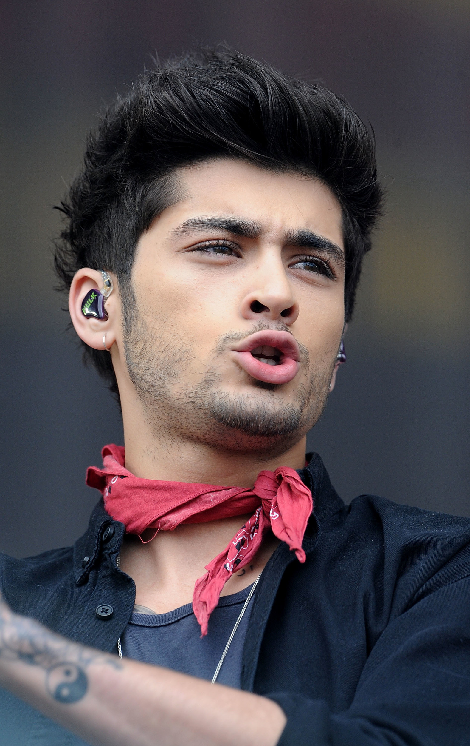 fond d'écran zayn malik,cheveux,coiffure,sourcil,front,cheveux noirs