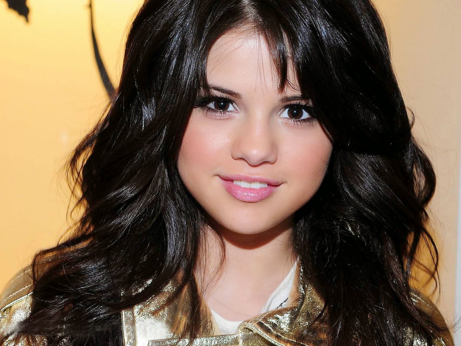 selena gomez hd wallpaper,hair,face,hairstyle,eyebrow,black hair