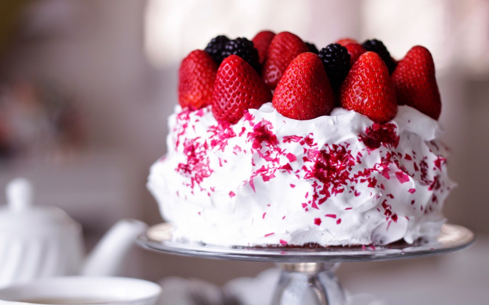 cake wallpaper hd,food,whipped cream,dessert,dish,cuisine
