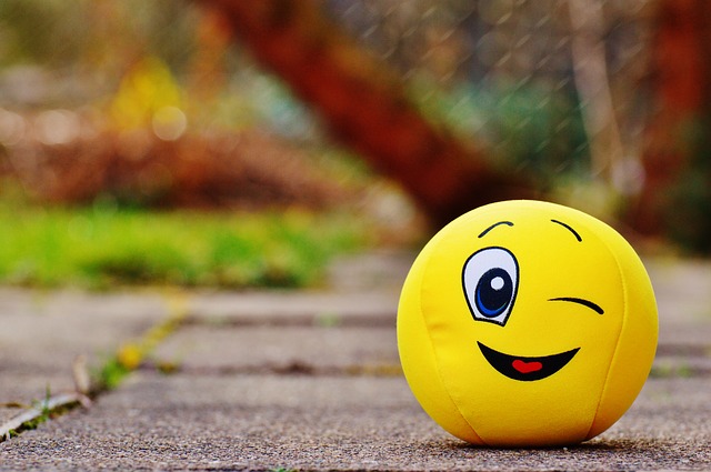 cute wallpapers for whatsapp,emoticon,yellow,facial expression,smile,smiley