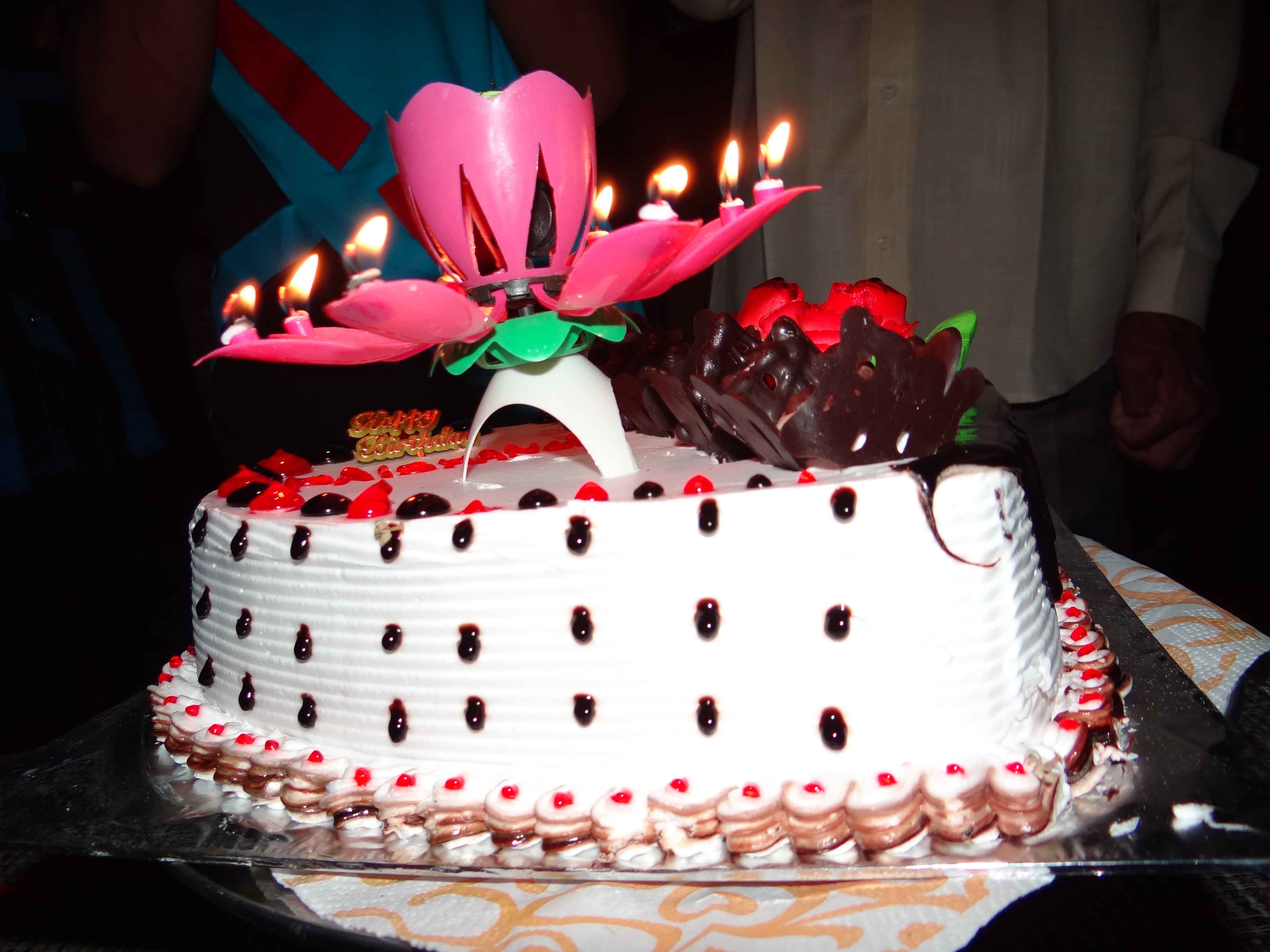 happy birthday wallpaper with name,cake,cake decorating,sugar paste,fondant,birthday cake