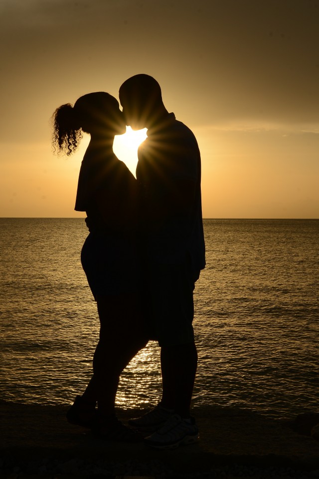 sfondi romantici di bacio,romanza,amore,cielo,silhouette,retroilluminazione