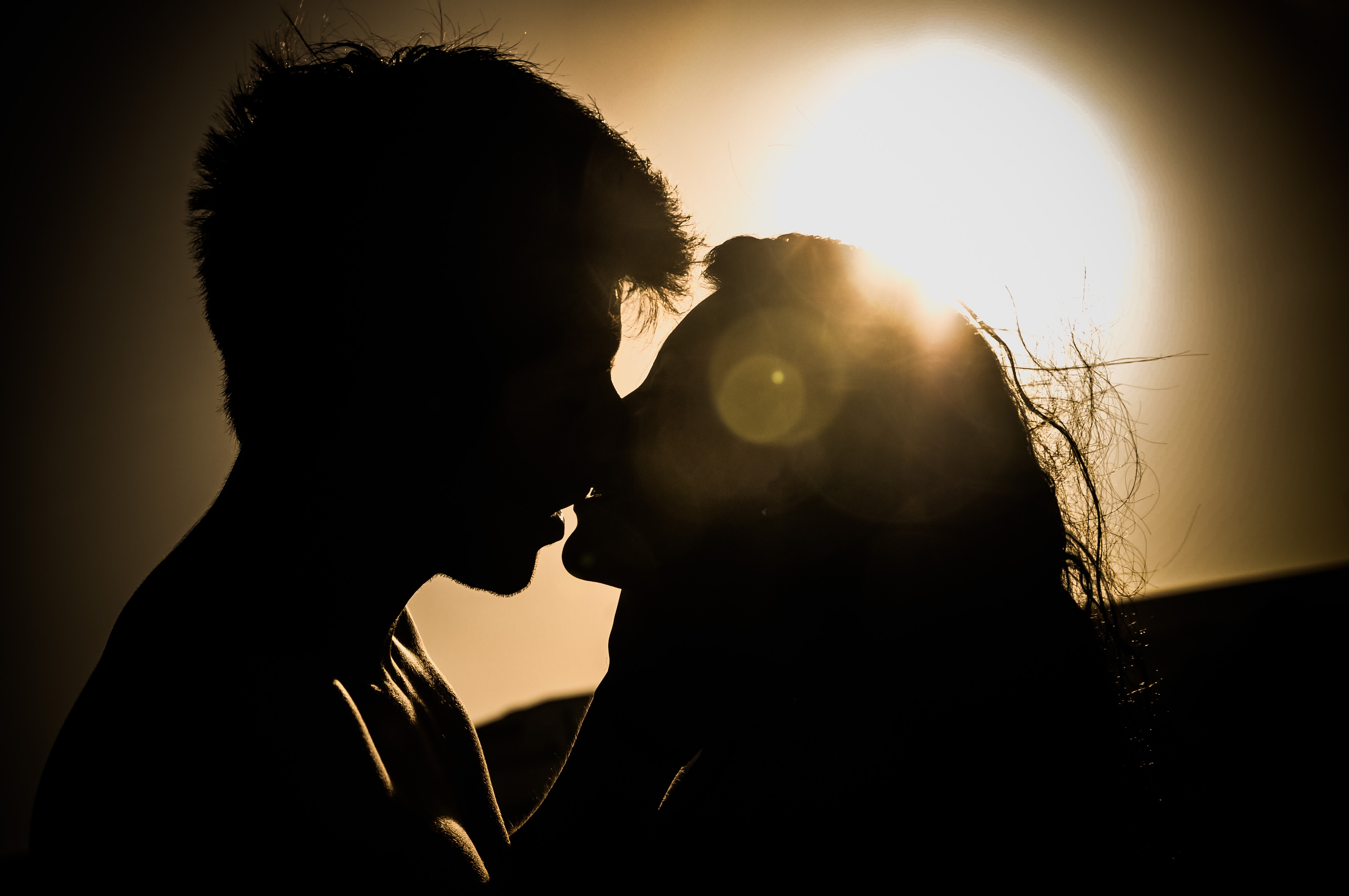 romantic wallpapers of kiss,backlighting,romance,light,love,kiss