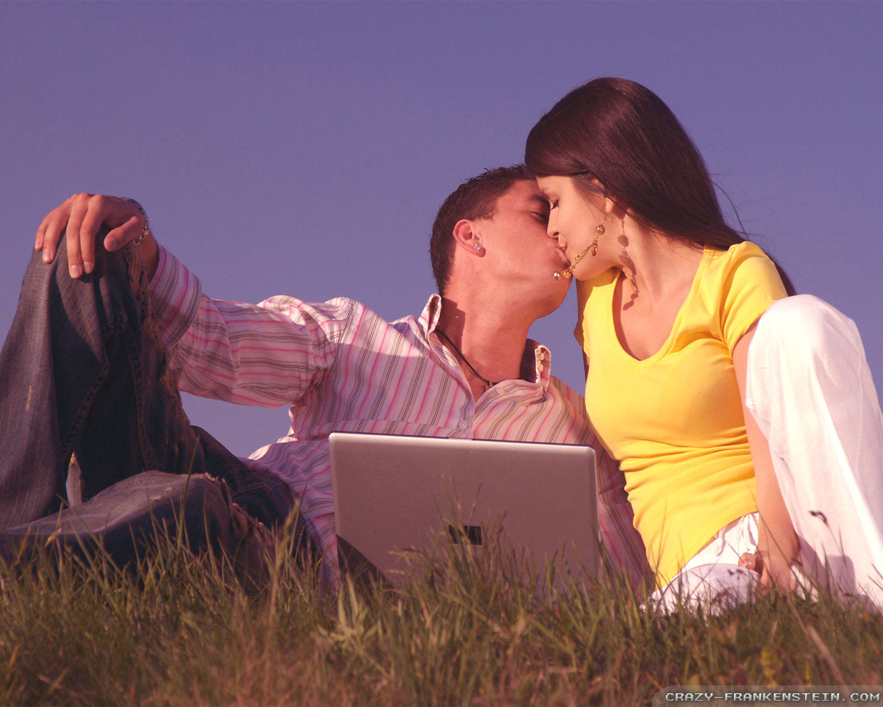 fondos de pantalla románticos de beso,romance,amor,divertido,frente,contento