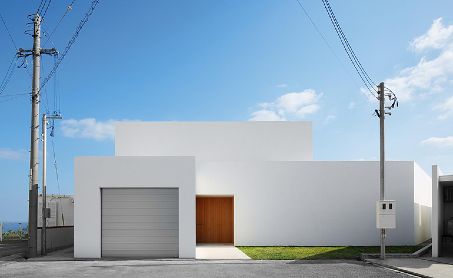 minimalist architecture wallpaper,architecture,house,building,sky,overhead power line
