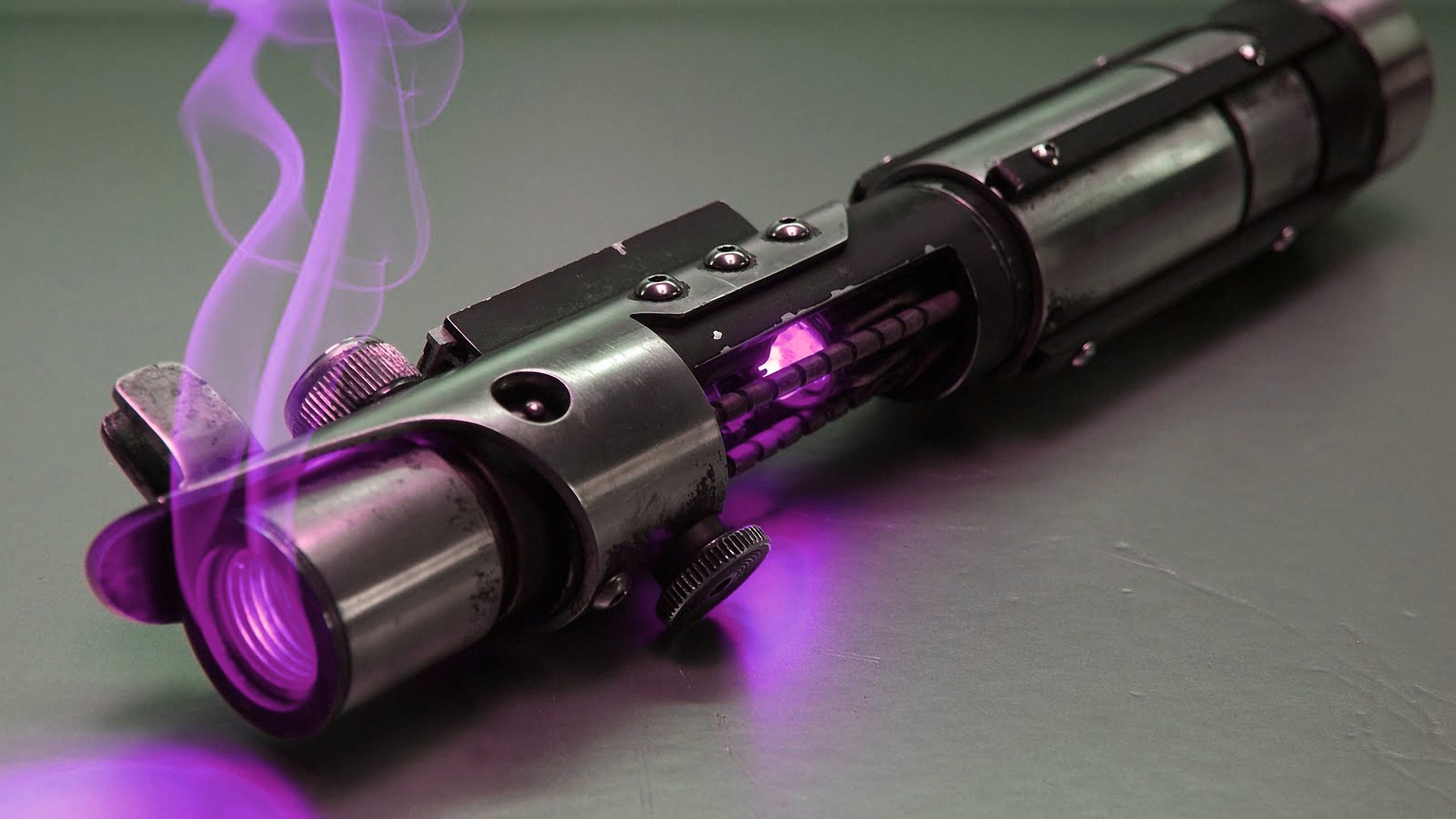 fond d'écran star wars sabre laser,violet,violet,lumière,lampe de poche