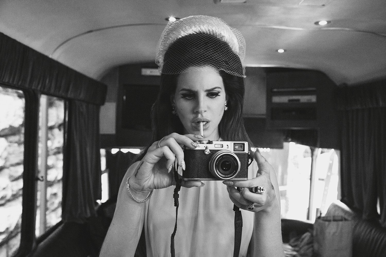 lana del rey iphone wallpaper,photograph,white,black,black and white,photography