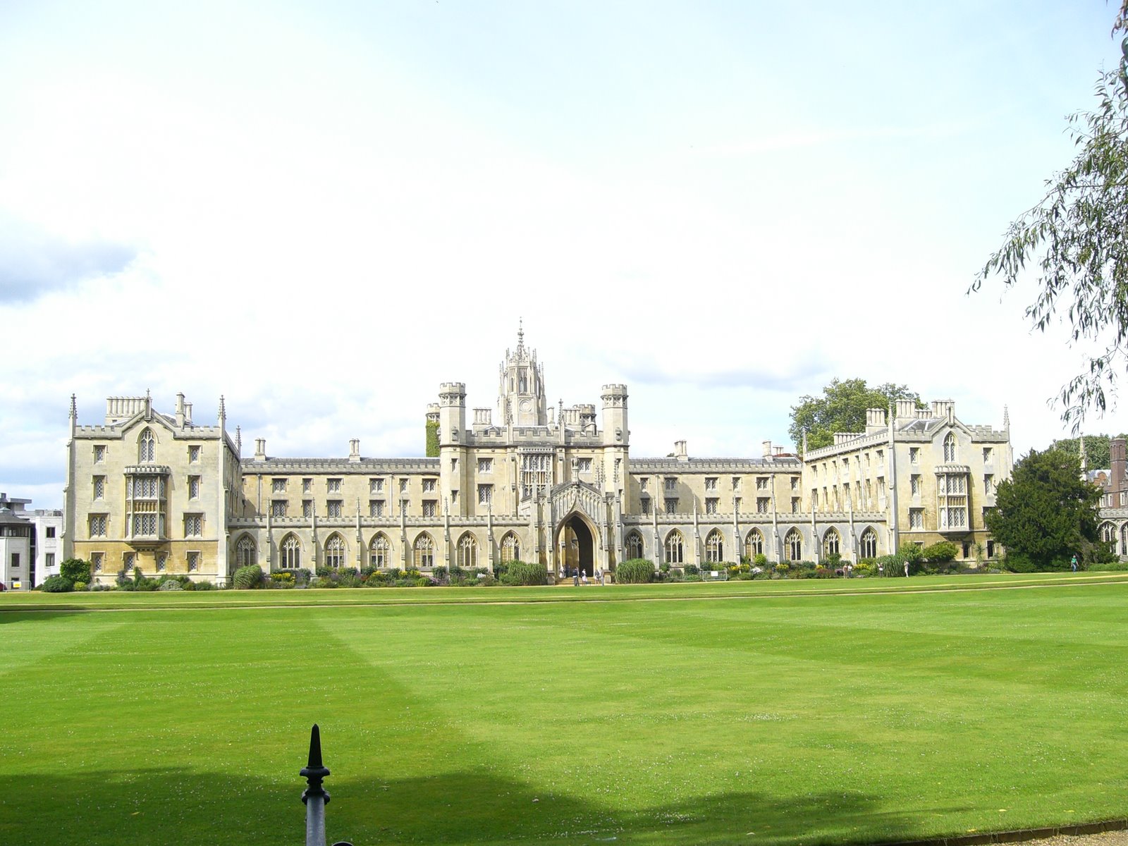 university wallpaper,estate,palace,building,grass,stately home