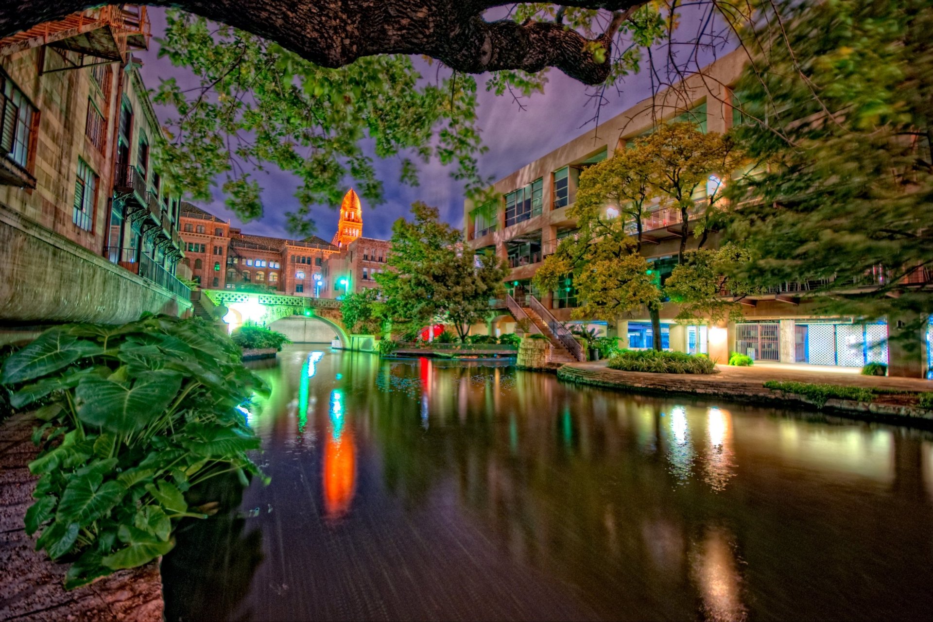 698212 Title San Antonio, Texas At Night Man Made - San Antonio