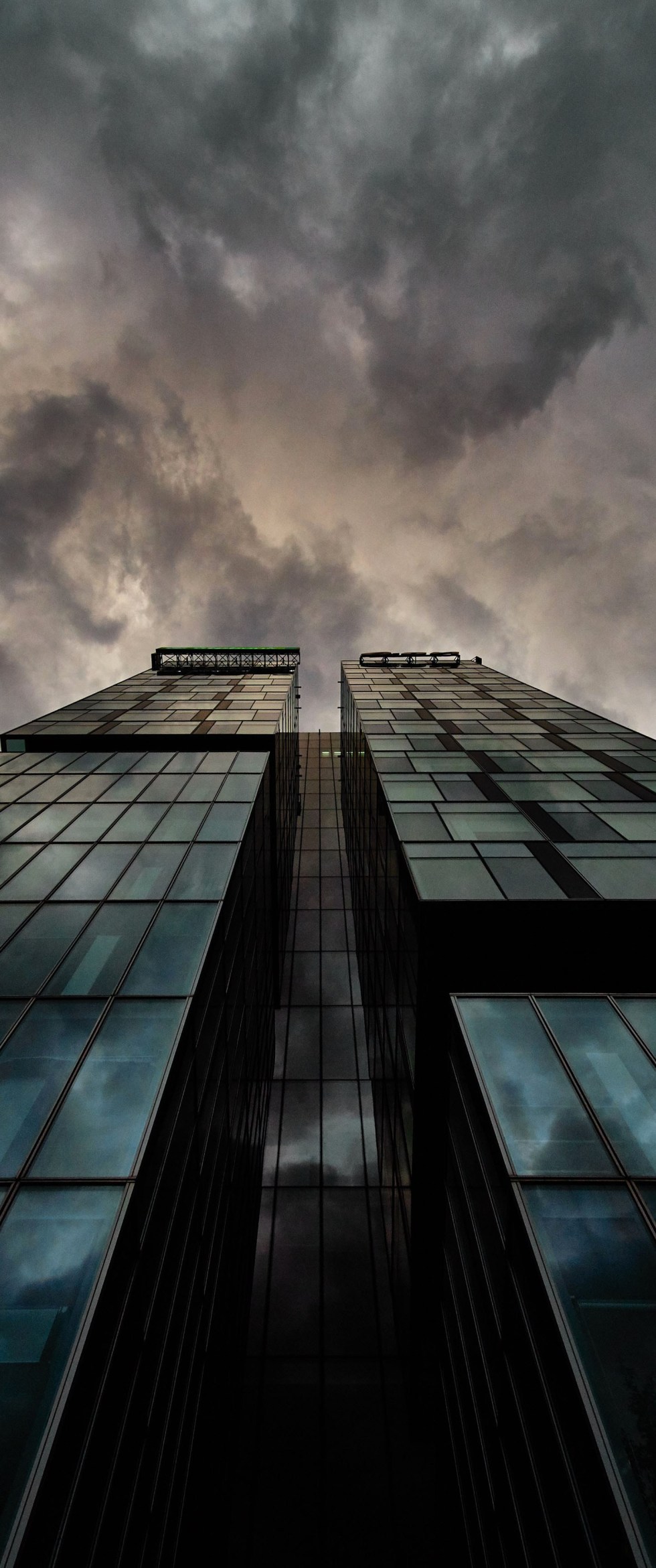 fondo de pantalla de monitor vertical,cielo,arquitectura,rascacielos,tiempo de día,edificio
