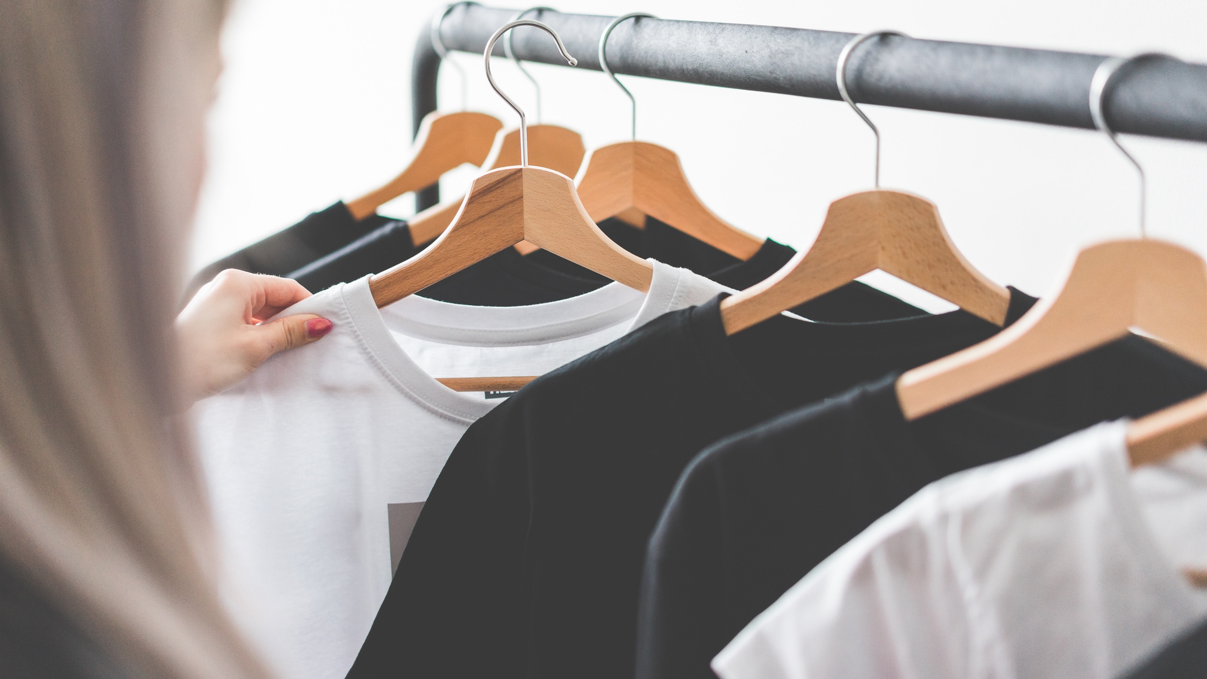 shirt wallpaper,clothes hanger,arm,room,hand,textile (#838603