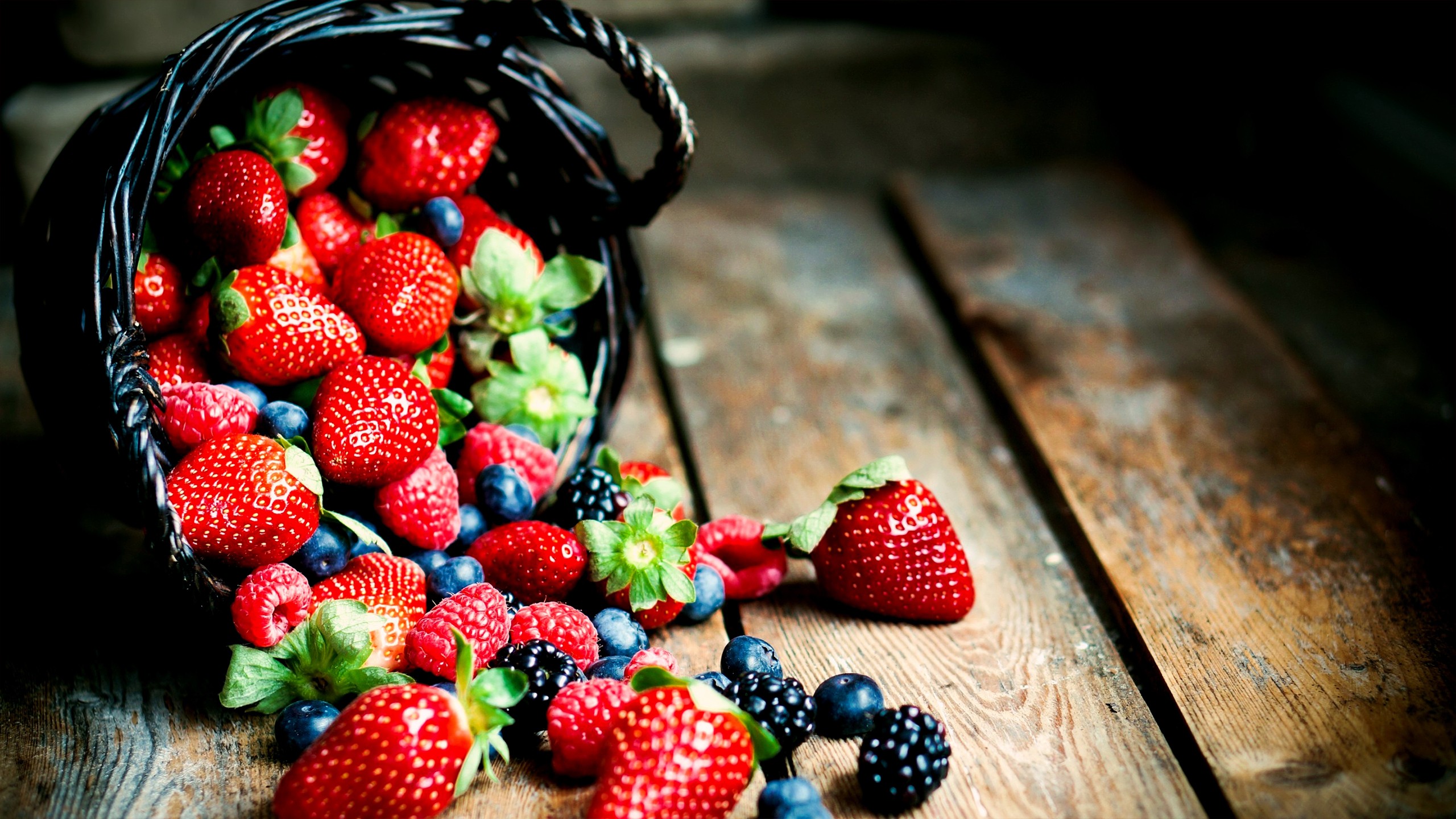 wallpaper 2k resolution,natural foods,berry,fruit,strawberry,food