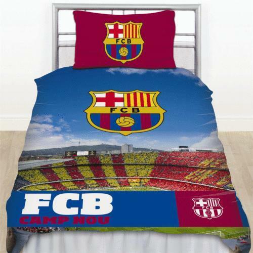 barcelona wallpaper for bedroom,bedding,textile,product,duvet,bed sheet