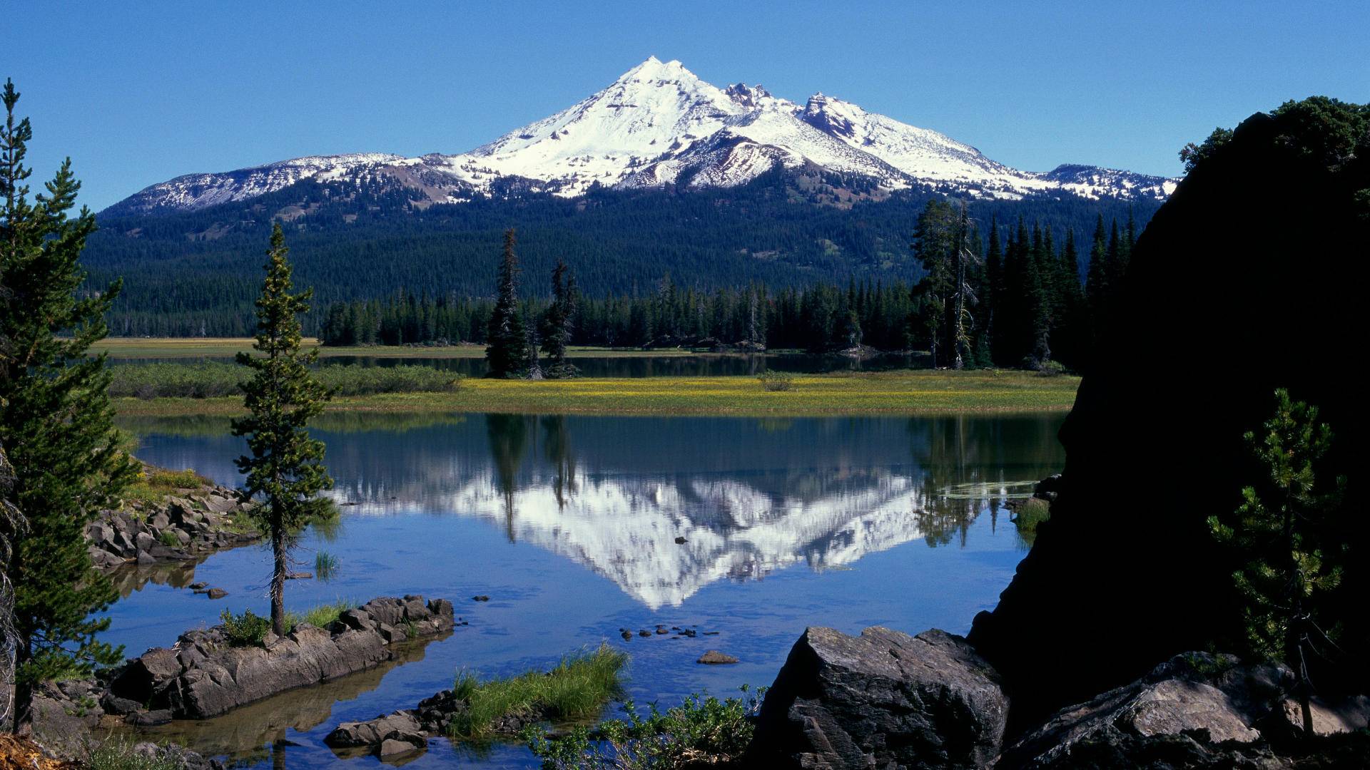 papel pintado de portland oregon,montaña,paisaje natural,naturaleza,reflexión,tarn